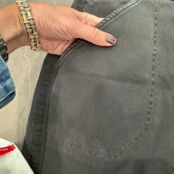 NWT Spanx Twill Stretch Short washed Black High Rise Size XSmall - Picture 4 of 9